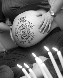 Henna Tattoos Pregnant Belly on The Mother Blessing  A Baby Shower Alternative